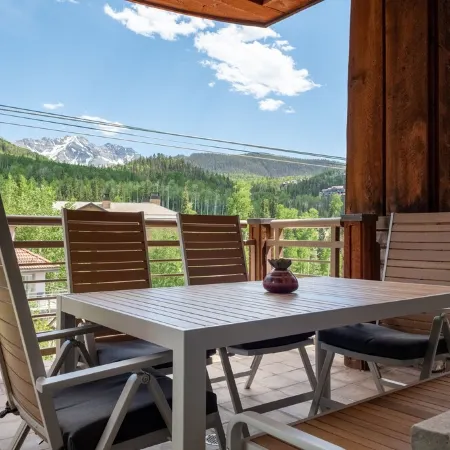 Ski in/Ski Out Luxury Condo in the Core of Mountain Village Telluride