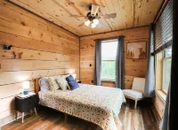 Secluded Mountain Cabin with Spectacular Views- Hiker's Dream