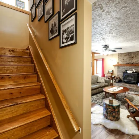 Hike-NAP-Sip-Repeat! 5-Star Shenandoah Cabin w/Wow Views
