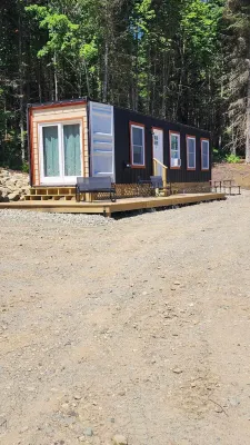 Cozy Cabin in Lovely Errol with Direct Trail Access, Close to Town (Cabin 2)