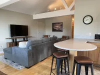 Newly remodeled apartment over shop, 1 block from airport