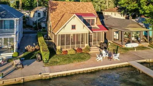 Frankie’s Waterfront House at Indian Lake! The nicest VRBO on the lake!