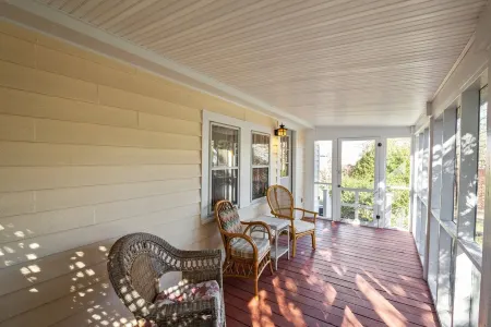 Historic District: Downtown New Bern Отели рядом с достопримечательностью «The Boathouse»