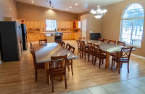 The Wise Raven Retreat, Peaceful and Spacious Home in Big Lake on a forested lot