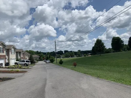 3/2.5 Townhome Near Downtown Bristol, TN Отели в г. Бристоль