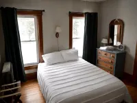 Hot Tub - 7 bedrooms - 5 minutes from Okemo Ski - enchanting 200 year old VT inn Hotéis em Cavendish