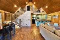 Southern Grace on the Caddo - on the River! with Hot Tub!