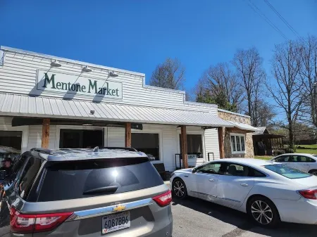 Charming Cabin Getaway: Where Rustic Meets Remarkable