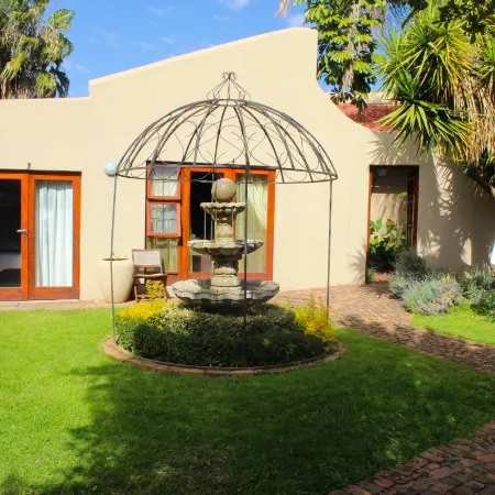 Echo Garden Guesthouse
