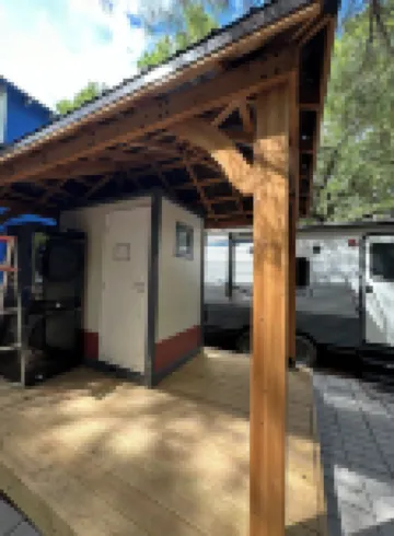 Angeltom Cabin & RV:20 Acre Woods - >16 pip + Jacuzzi + treehouse + UTV + 2ponds