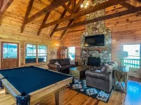 NEW Twin River Cabin - 3 Bedroom Lodge Cabin - Views Soquee River Hotele w: Demorest