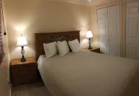 Remodeled Condo! Ski-in/Ski-out 2BR washer/dryer, Large Deck, Bike Storage