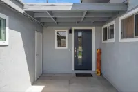 Roost n’ Relax - A/C, near the Beach, firepit 출라비스타 호텔