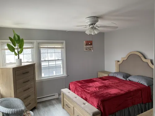 Chic 3rd Floor Ocean Block Retreat with Balcony - BBQ, Patio, Parking & Badges