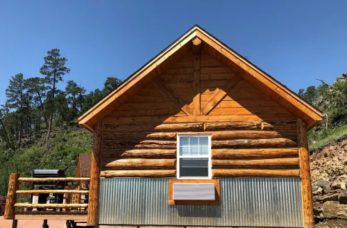 8 miles to Mount Rushmore - Sleeps 2 to 6