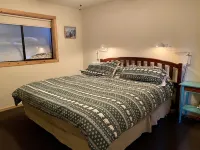 Sunrise Kirkwood Chalet with Red Cliffs View