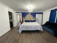 3 Story Rainbow Riverfront House With Panoramic Views! KP 홀 공원 주변 호텔