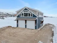 Bear Lake Cabin Sleeps 12! Game Room! Plenty of Parking for Cars and Toys! - 3-stjärniga