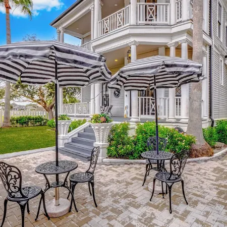 New Sandpiper House & Wedding Boutique Venue Heated Pool Spa