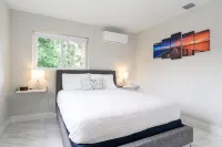 Hot Spa - Super Clean - 8 M Drive to Beach, Restaurants, Nightlife Hotels in Lighthouse Point