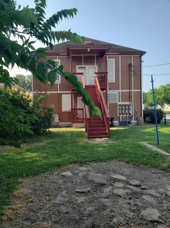 The Vin at Hattie's Place Too, the Best Place to Find with a Click, That's it! Отели рядом с достопримечательностью «Port Of Galveston»