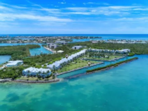 Marlin House 52: Gated Luxury Villa w/ Dockage, Sunset Views and Pool