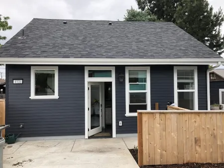 Bright and Open Modern Northeast Montavilla ADU Отели рядом с достопримечательностью «Mount Tabor Park»