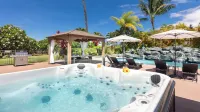 Private tropical villa in Kona: Resort style heated pool, Hot tub & Ocean views