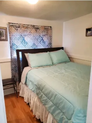 Stylish Retreat w/ Queen Bed • Fast WiFi • Free Parking
