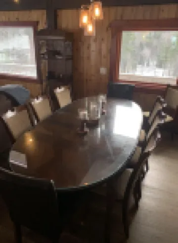 Newly Renovated Rustic style home w/luxury bathrooms  & mountain views, Sereni