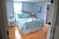 Walk to Beach - Renovated Cape Cod Ranch - 3 Bed w/ Game Room, Central AC & WiFi