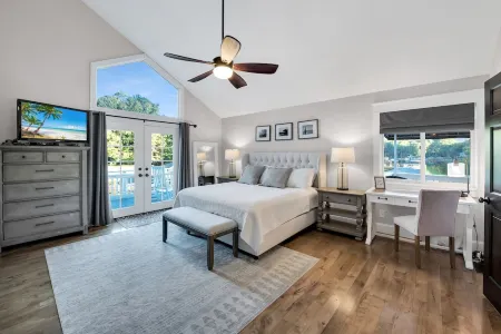 Waterfront Home - Large Pool, Boat Dock + Screened Boat House & Pool Cabana