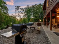 Waterfront On The Mt. Fork River, Fox Island Is Totally Secluded and Private! Hotels in Broken Bow