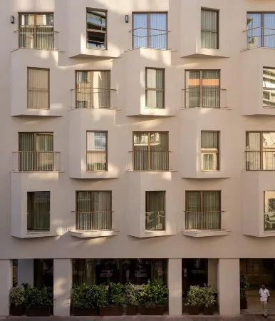 Mitsis N'U Piraeus Port Отели рядом с достопримечательностью «Microlimano»