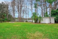 Lakefront Studio - Cozy - Stunning Views - Wifi