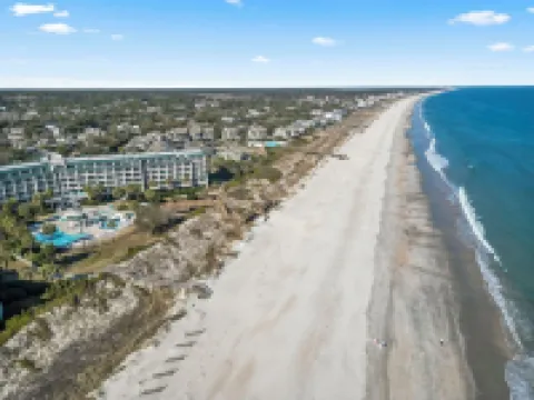 Oceanfront: The Seabatical Suite at Bridgewater Resort / Litchfield By The Sea