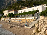 Beach Hotel Hotels in Drašnice