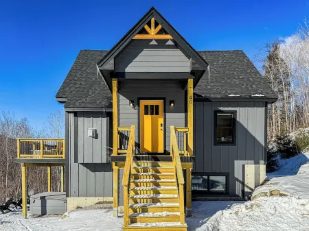 Sauna, Hot Tub, Game Room & Mountain Views Отели в г. Ньюри