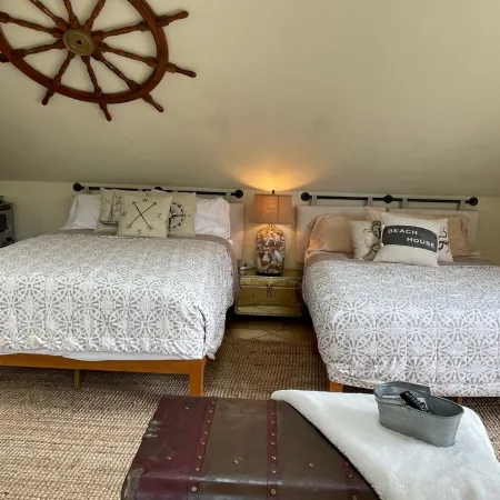 Stand-Alone Studio: Wollochet Bay waterfront access