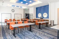 Holiday Inn Express & Suites Louisville Downtown