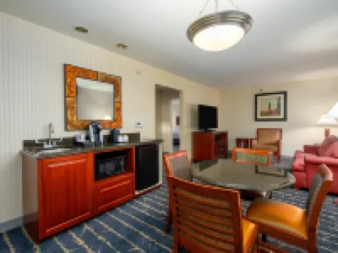 Hilton Garden Inn Milwaukee Northwest Conference Center Hotels in Milwaukee