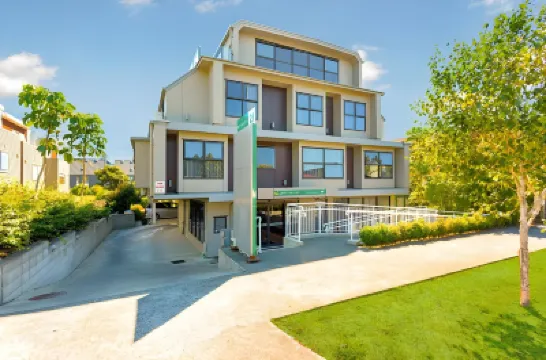 Alexander Inn Hotels in 