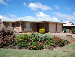 Cotswold Motor Inn