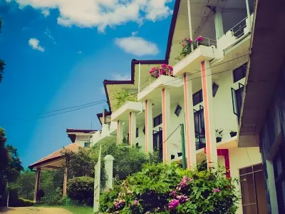 Hotel Sanasta Hoteles cerca de Uva Management Development Institute