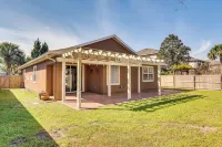 8 Mi to Beach: Home in Mary Esther Hotels near Baker Mercantile