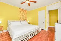 Charming 4 Person Apt in Walkable, Green Area