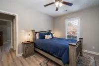 NEW! UPTOWN Cottages - 2bed/1bath - new furnishings!