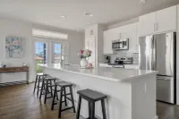Serene Sienna 2/2 Apt, Full Kitch, W/D, Minutes from the Toll Way!