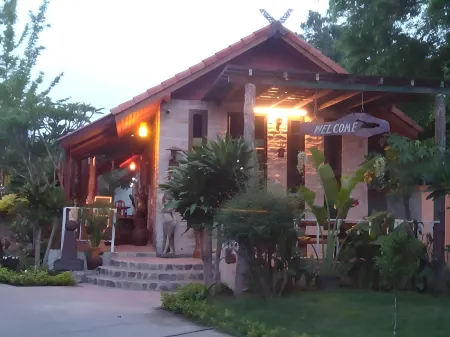 Wannida Garden Resort Отели рядом с достопримечательностью «Ramkhamhaeng University»