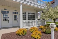 Lakeside Condo - 2BR, Lake Michigan Views & Massage Chair